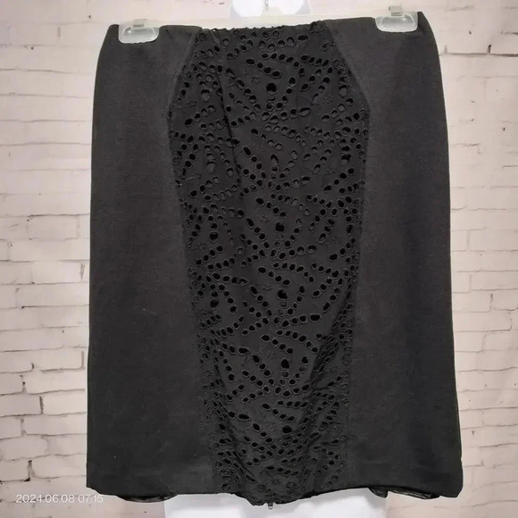 Rebecca Taylor Size Sm/Med Black Eyelet Center Back zipper silk lined skirt - Picture 1 of 10